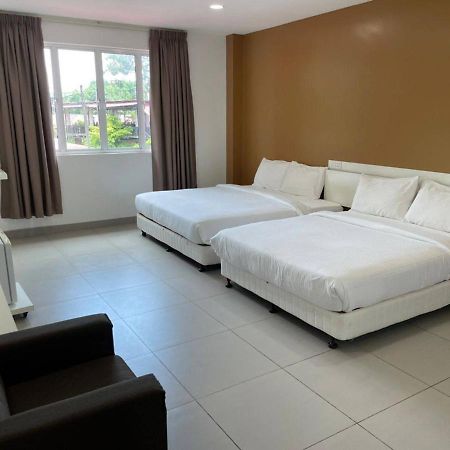 Melati Tanjong Beach Resort Pantai Cenang  Exterior photo